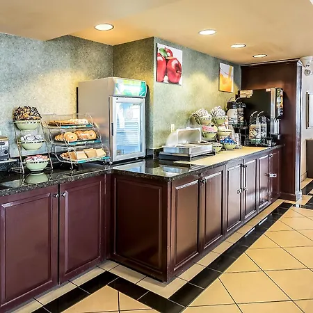 Quality Inn & Suites Reno Airport-2